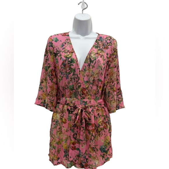 Gianni Bini Pink Floral Romper, size Medium - Picture 1 of 4